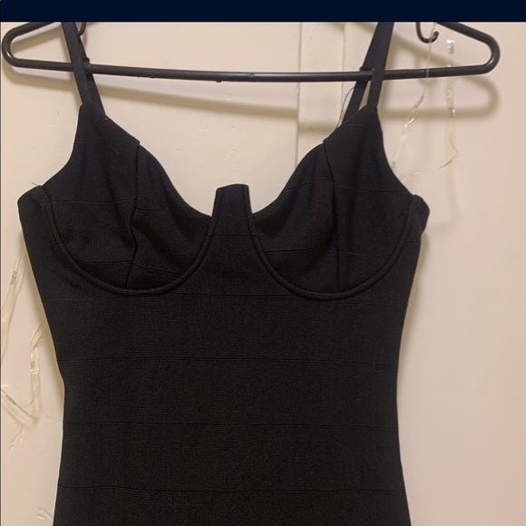 Dresses - Picture 4 of 7